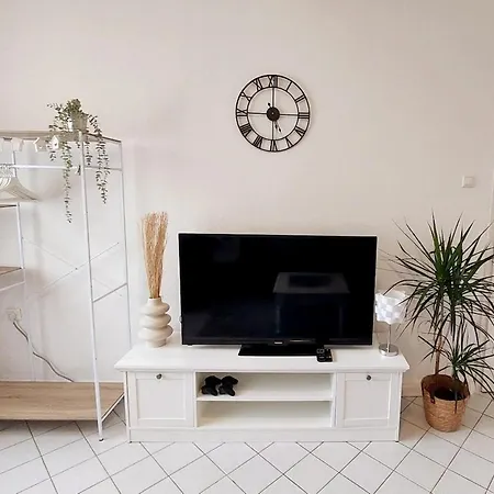 Gockel Homes 2 - With Balcony & Netflix * Essen