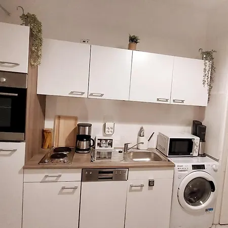 Gockel Homes 2 - With Balcony & Netflix Appartamento Essen