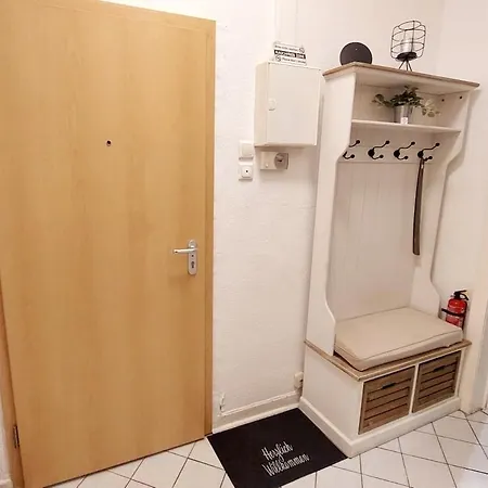 Gockel Homes 2 - With Balcony & Netflix