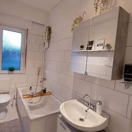 Gockel Homes 2 - With Balcony & Netflix Appartamento Essen